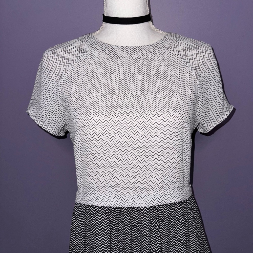 Lorena Rose Black and White Chevron Dress
